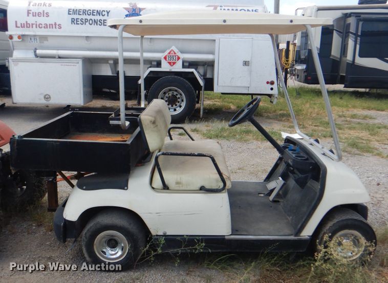 image for item DG1728 2000 Yamaha G16A  golf cart