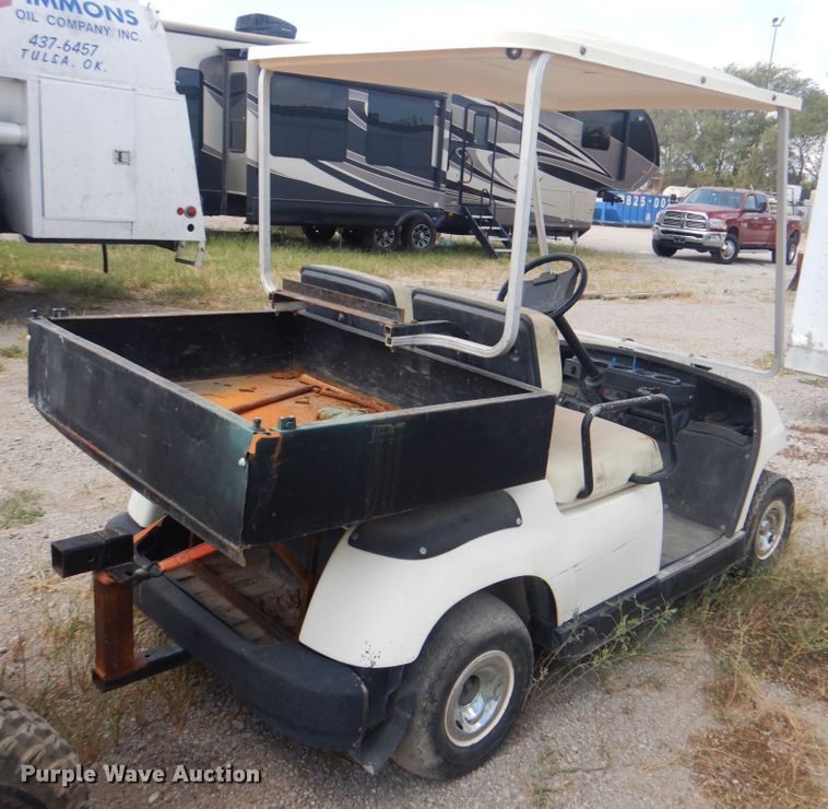 image for item DG1728 2000 Yamaha G16A  golf cart