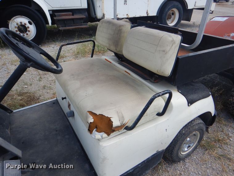 image for item DG1728 2000 Yamaha G16A  golf cart