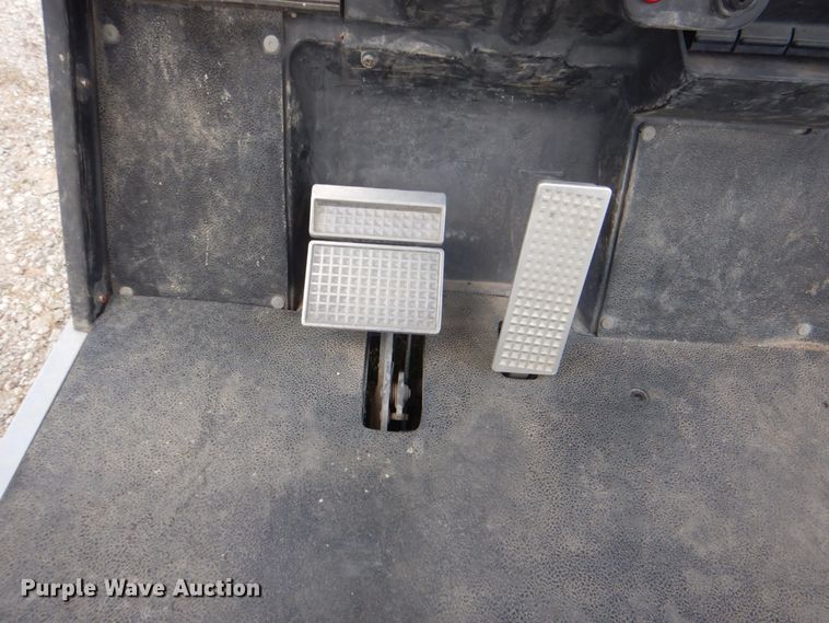 image for item DG1728 2000 Yamaha G16A  golf cart