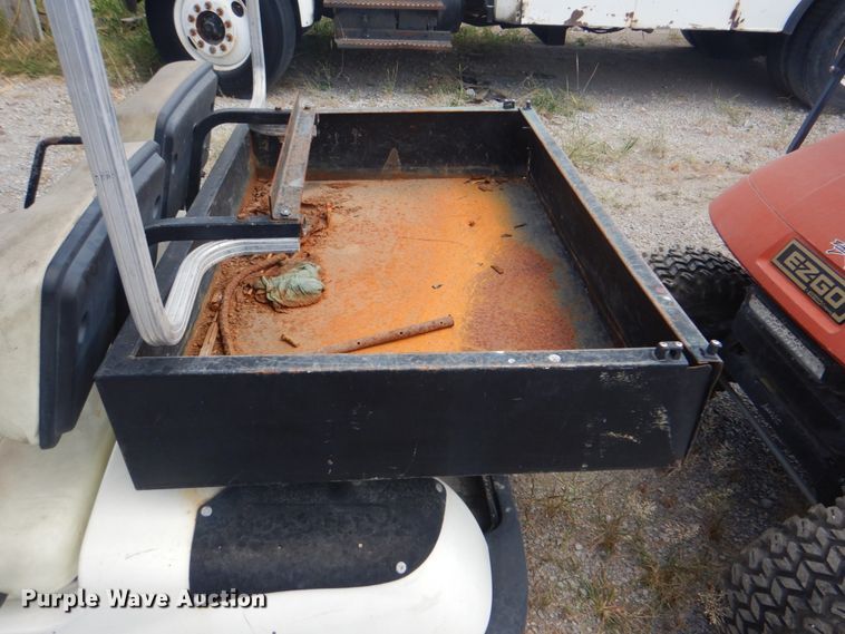 image for item DG1728 2000 Yamaha G16A  golf cart