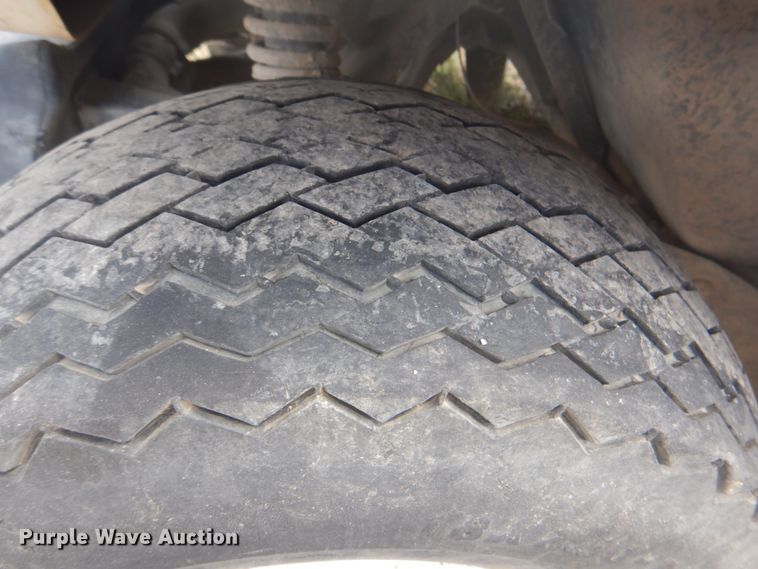 image for item DG1728 2000 Yamaha G16A  golf cart