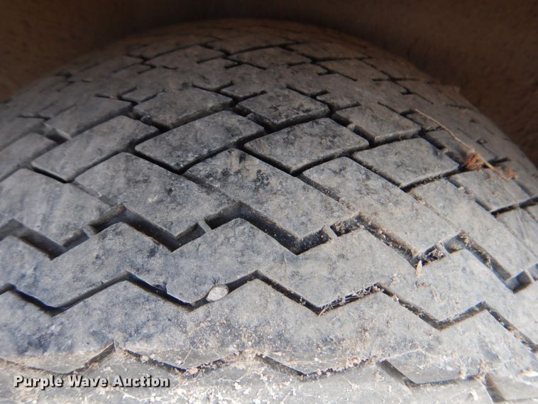 image for item DG1728 2000 Yamaha G16A  golf cart