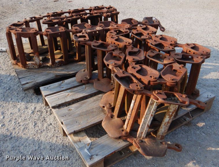 image for item DG1733 Bobcat  15"W over tire skid steer tracks