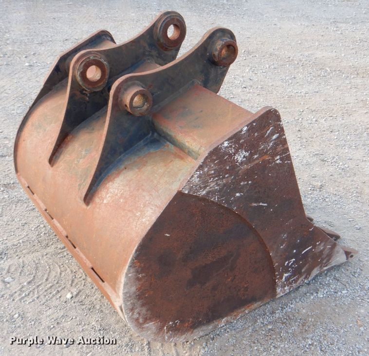 image for item DG1735 (2) Bobcat excavator buckets