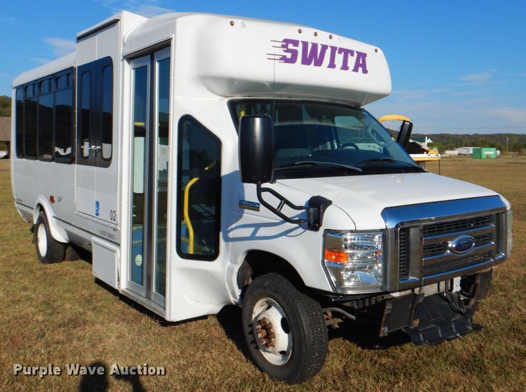 image for item DG1786 2017 Ford E450  shuttle bus