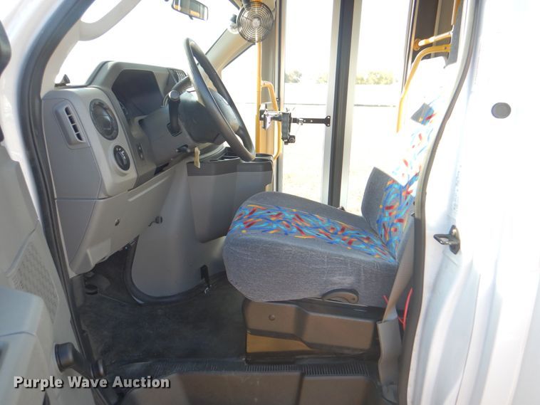 image for item DG1786 2017 Ford E450  shuttle bus