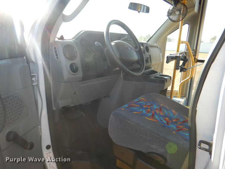 image for item DG1786 2017 Ford E450  shuttle bus