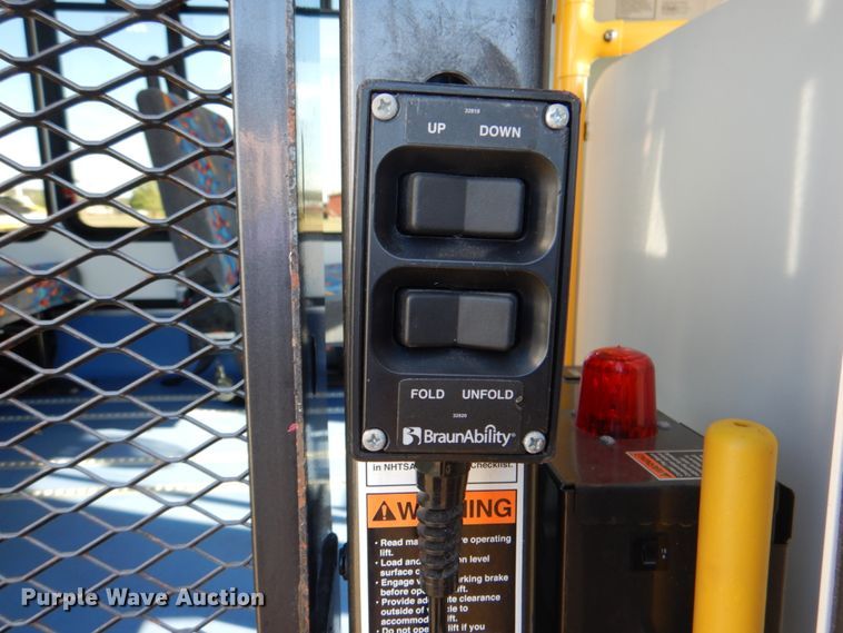 image for item DG1786 2017 Ford E450  shuttle bus