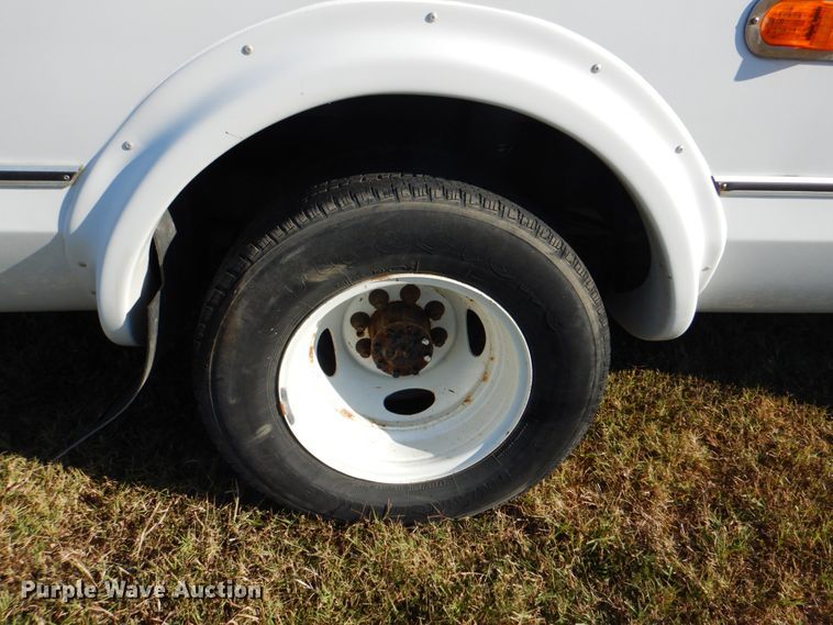 image for item DG1786 2017 Ford E450  shuttle bus