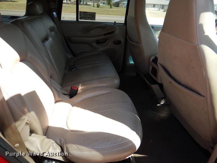 image for item DG1813 2001 Ford Expedition  SUV