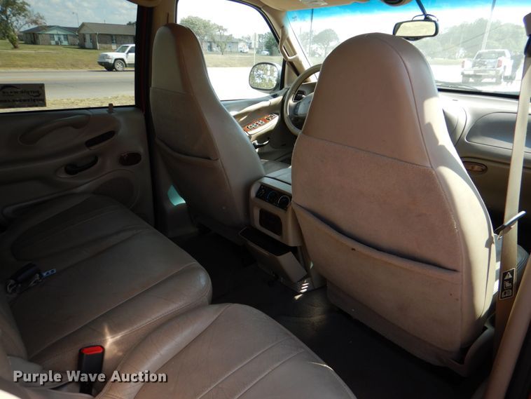 image for item DG1813 2001 Ford Expedition  SUV