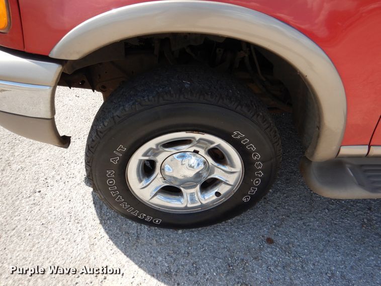 image for item DG1813 2001 Ford Expedition  SUV