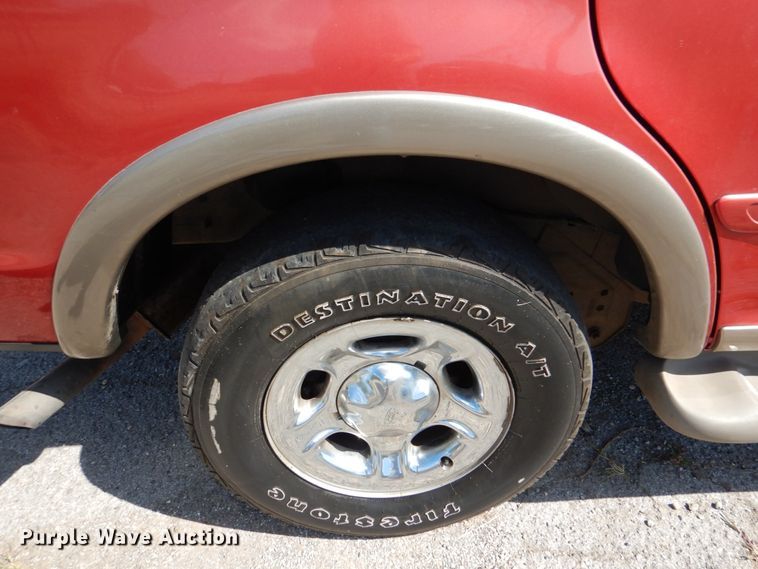 image for item DG1813 2001 Ford Expedition  SUV