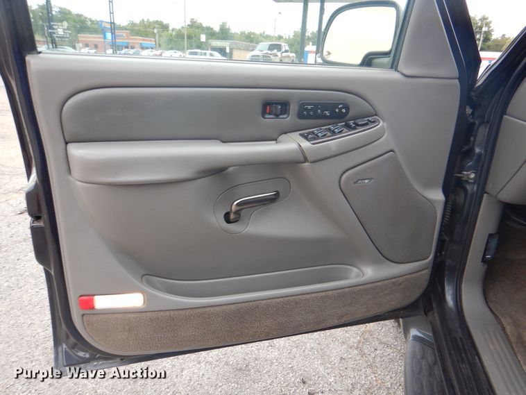 image for item DG1831 2003 GMC Yukon Denali  SUV