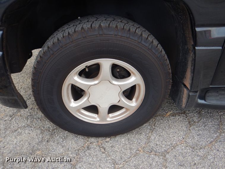 image for item DG1831 2003 GMC Yukon Denali  SUV