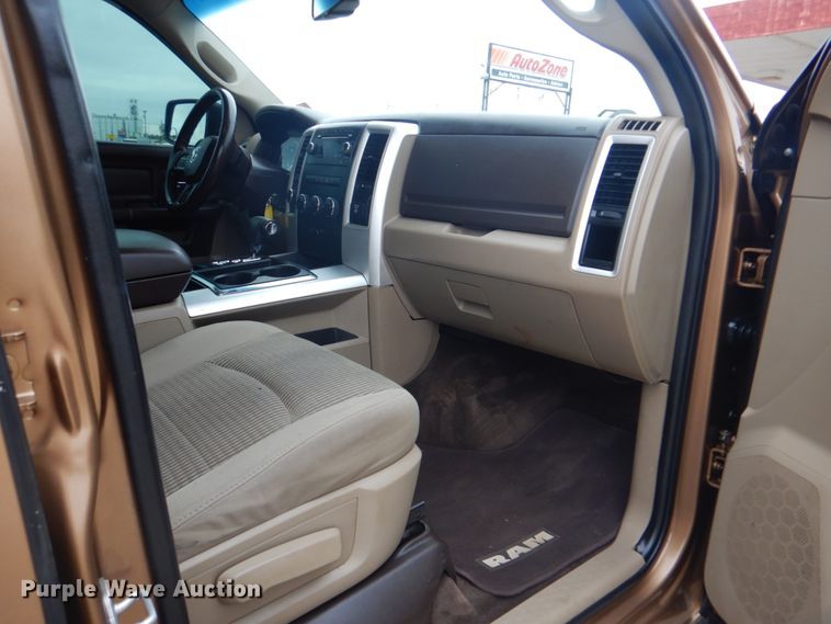 image for item DG1832 2012 Dodge Ram 1500  Crew Cab pickup truck