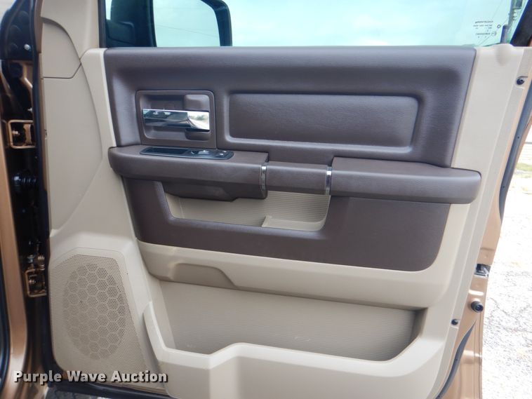 image for item DG1832 2012 Dodge Ram 1500  Crew Cab pickup truck