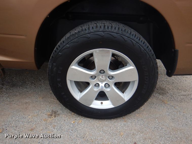 image for item DG1832 2012 Dodge Ram 1500  Crew Cab pickup truck