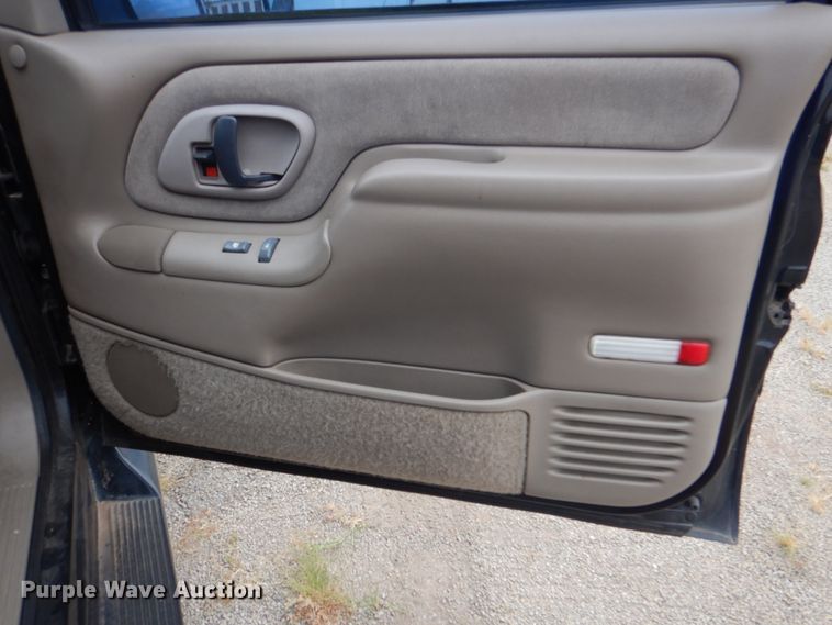 image for item DG1833 1996 Chevrolet Tahoe  SUV