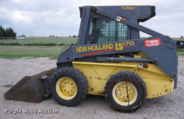 image for item DI2769 2001 New Holland LS170  skid steer loader
