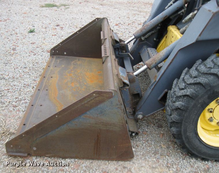 image for item DI2769 2001 New Holland LS170  skid steer loader