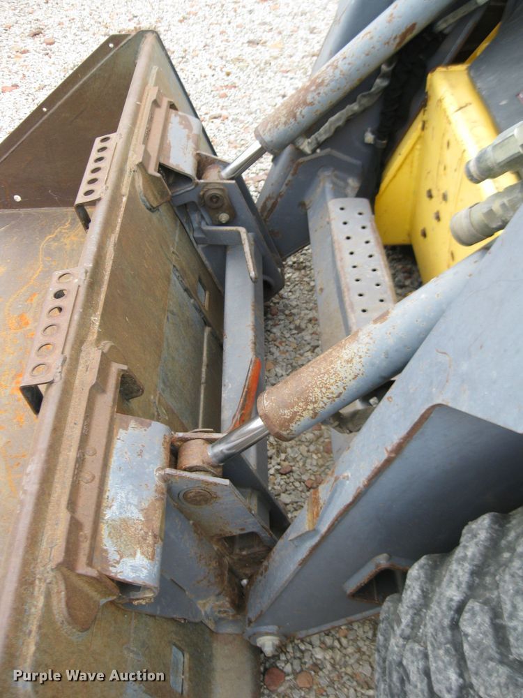 image for item DI2769 2001 New Holland LS170  skid steer loader