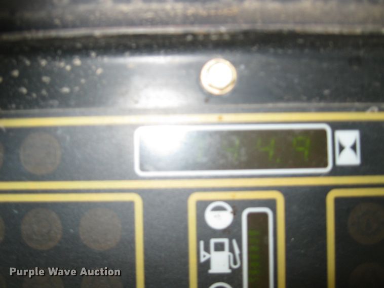 image for item DI2769 2001 New Holland LS170  skid steer loader