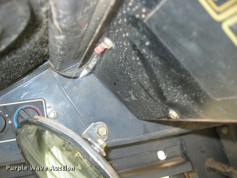 image for item DI2769 2001 New Holland LS170  skid steer loader