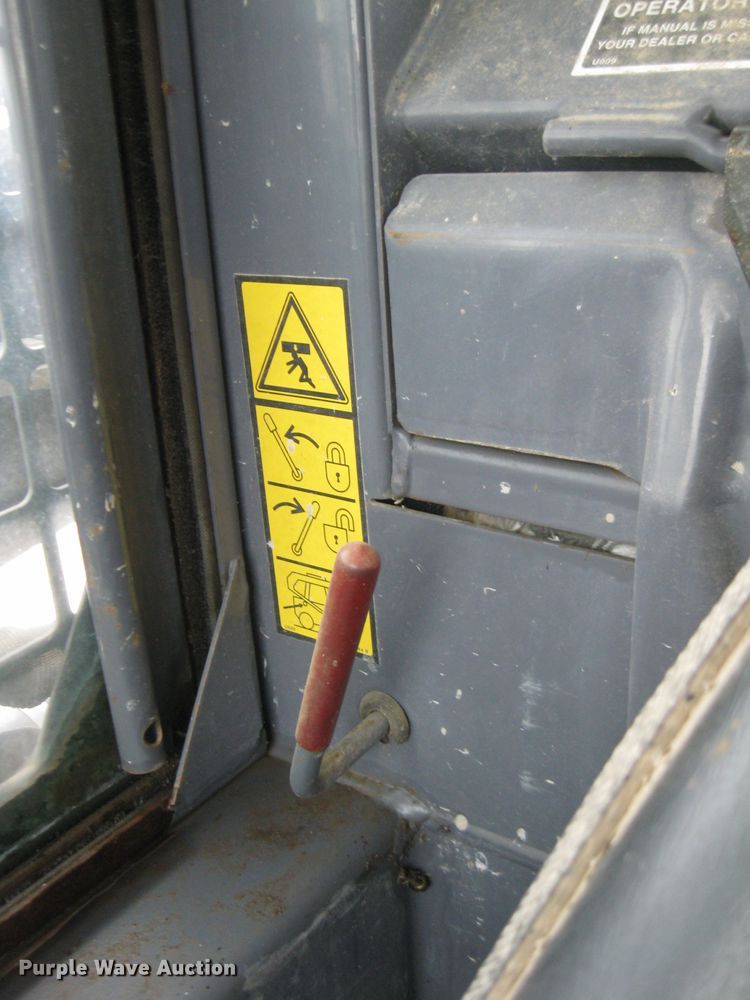 image for item DI2769 2001 New Holland LS170  skid steer loader