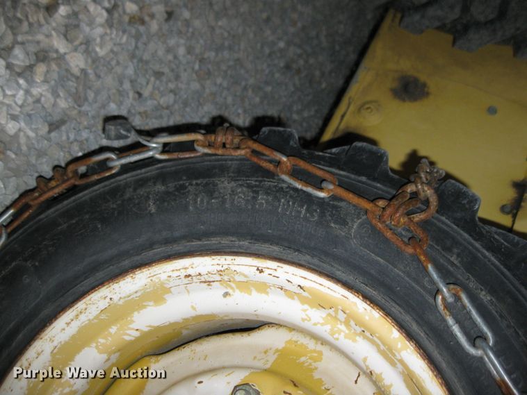 image for item DI2769 2001 New Holland LS170  skid steer loader