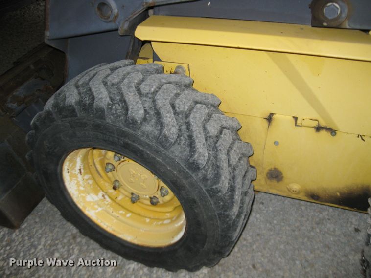 image for item DI2769 2001 New Holland LS170  skid steer loader