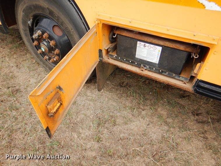 image for item DI5304 2000 Blue Bird TC2000  school bus