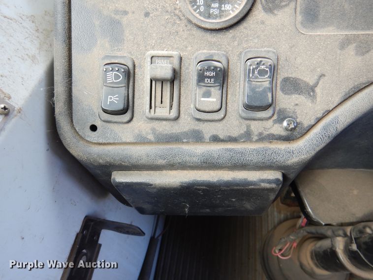 image for item DI5304 2000 Blue Bird TC2000  school bus