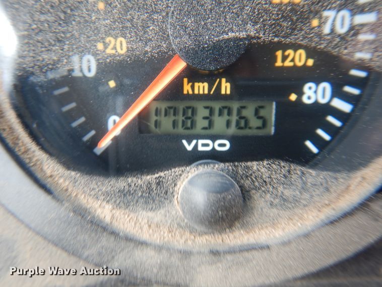 image for item DI5304 2000 Blue Bird TC2000  school bus