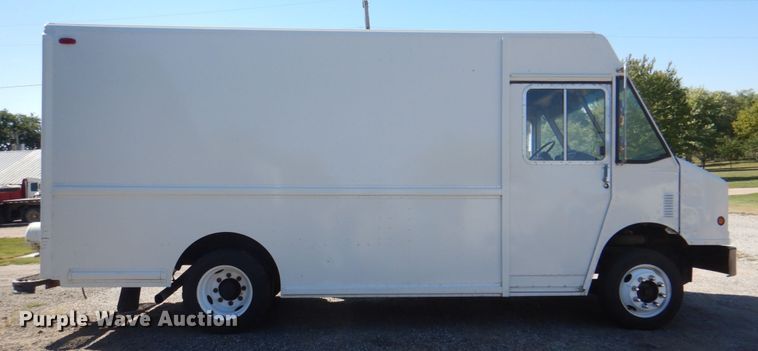 image for item DL0173 1997 Freightliner MT45  delivery truck