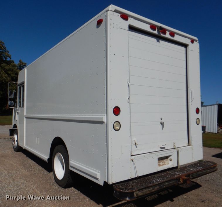 image for item DL0173 1997 Freightliner MT45  delivery truck