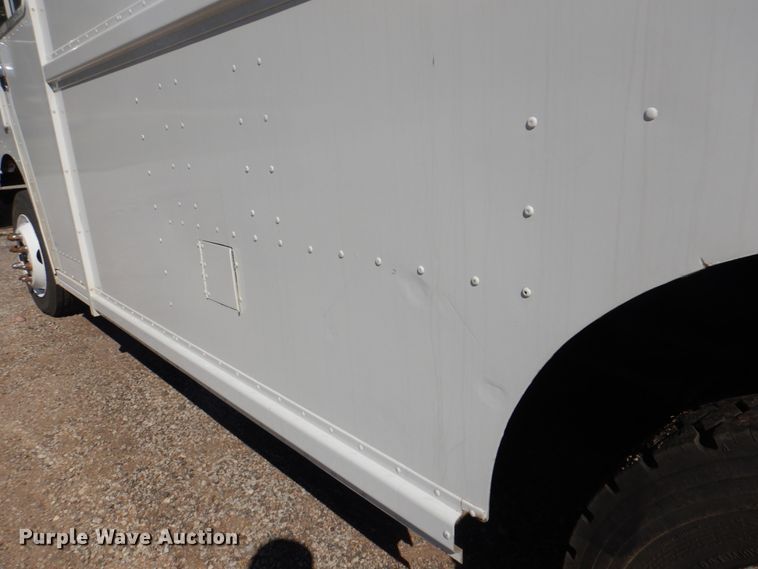 image for item DL0173 1997 Freightliner MT45  delivery truck