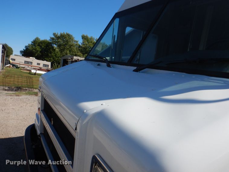 image for item DL0173 1997 Freightliner MT45  delivery truck