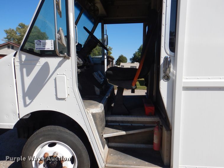 image for item DL0173 1997 Freightliner MT45  delivery truck