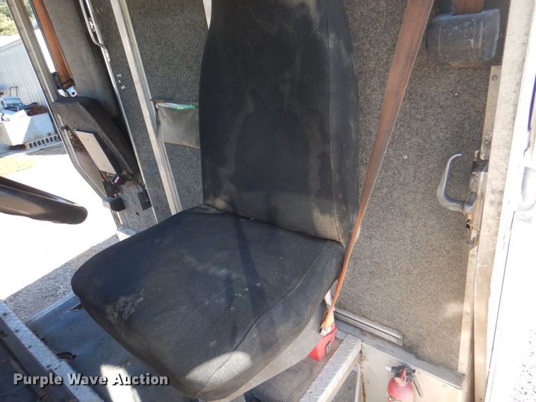 image for item DL0173 1997 Freightliner MT45  delivery truck