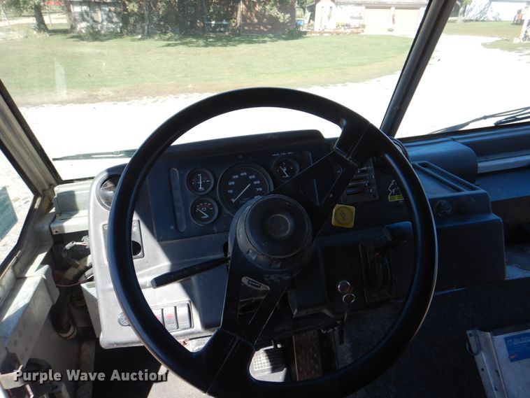 image for item DL0173 1997 Freightliner MT45  delivery truck