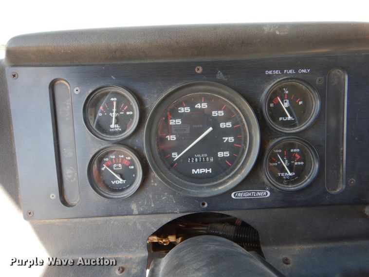 image for item DL0173 1997 Freightliner MT45  delivery truck