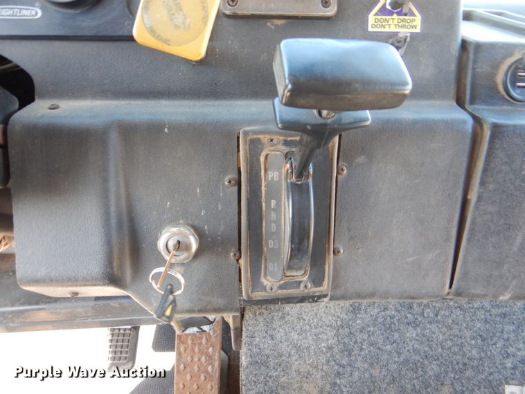 image for item DL0173 1997 Freightliner MT45  delivery truck