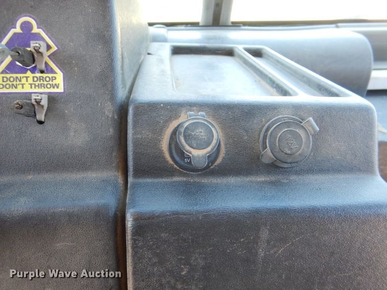 image for item DL0173 1997 Freightliner MT45  delivery truck