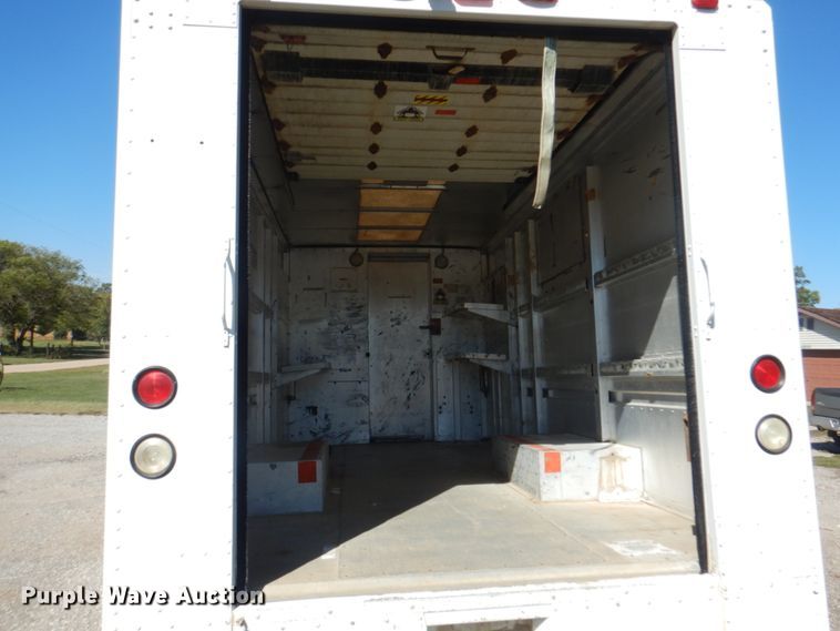 image for item DL0173 1997 Freightliner MT45  delivery truck