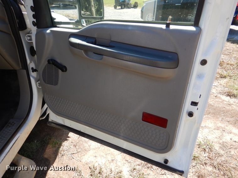 image for item DL3147 2001 Ford F550  flatbed truck