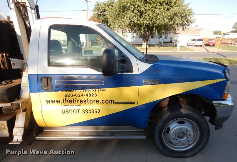 image for item DL3169 2002 Ford F550 XL  utility / service truck