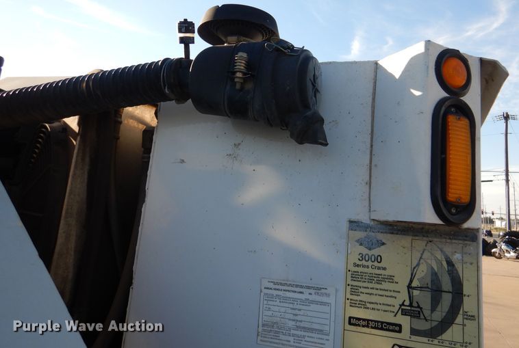 image for item DL3169 2002 Ford F550 XL  utility / service truck