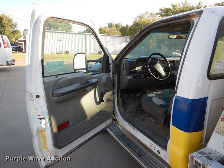 image for item DL3169 2002 Ford F550 XL  utility / service truck